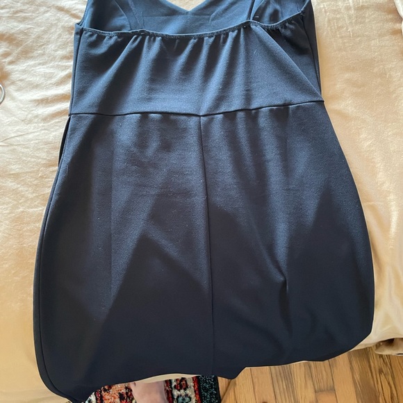 Incredibly flattering little black dress. - Picture 3 of 4